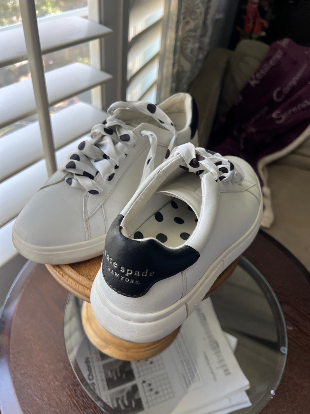 kate spade, women’s 5.5 White Sneakers w/ Black Heel & Polka-Dot Laces, EUC